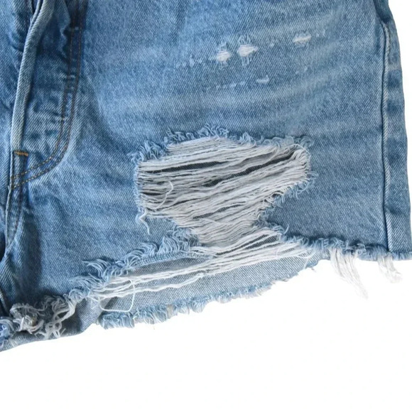 Levi’s || 501 Original Shorts Classic Light Blue Denim Wash Heavy Frayed Sz 33 - Picture 2 of 11